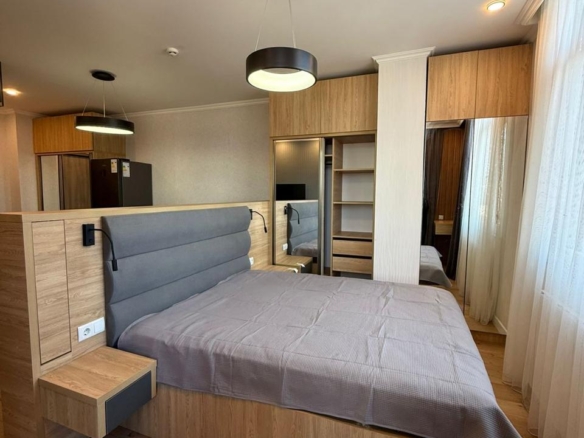 Studio for sale on Alley of Heroes