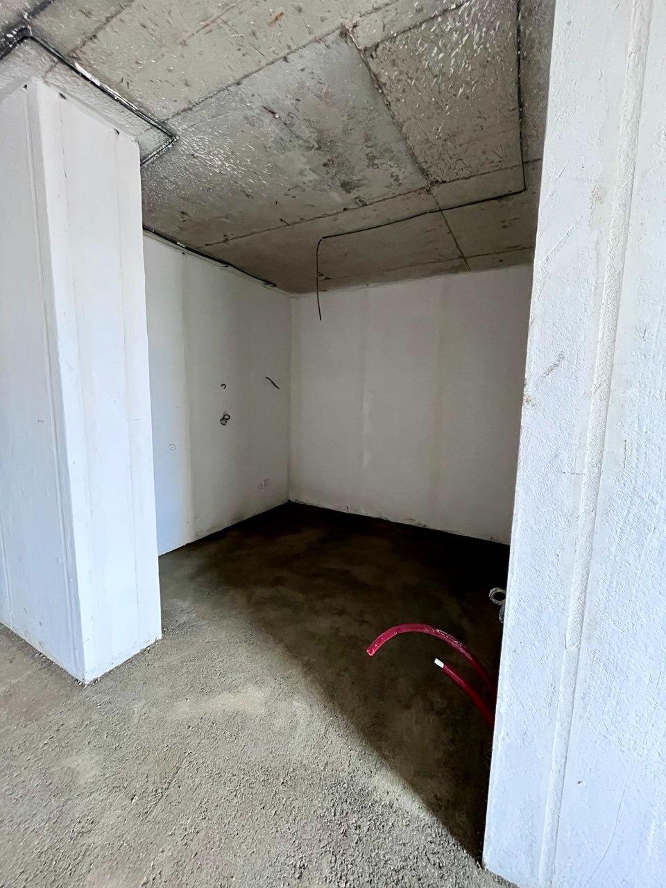 Studio for sale in Accent