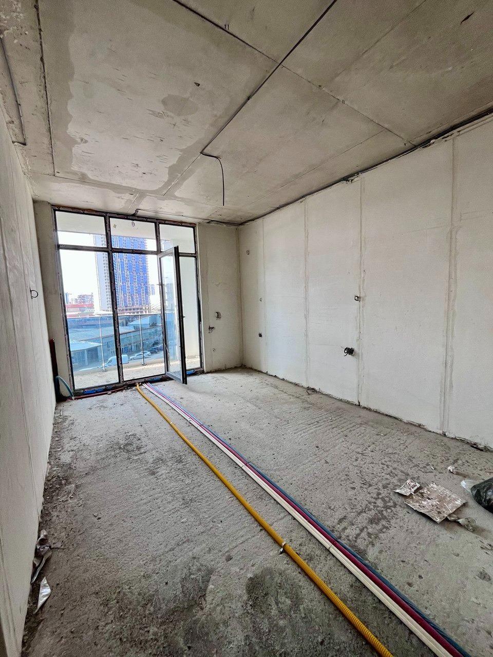 Studio for sale in Accent