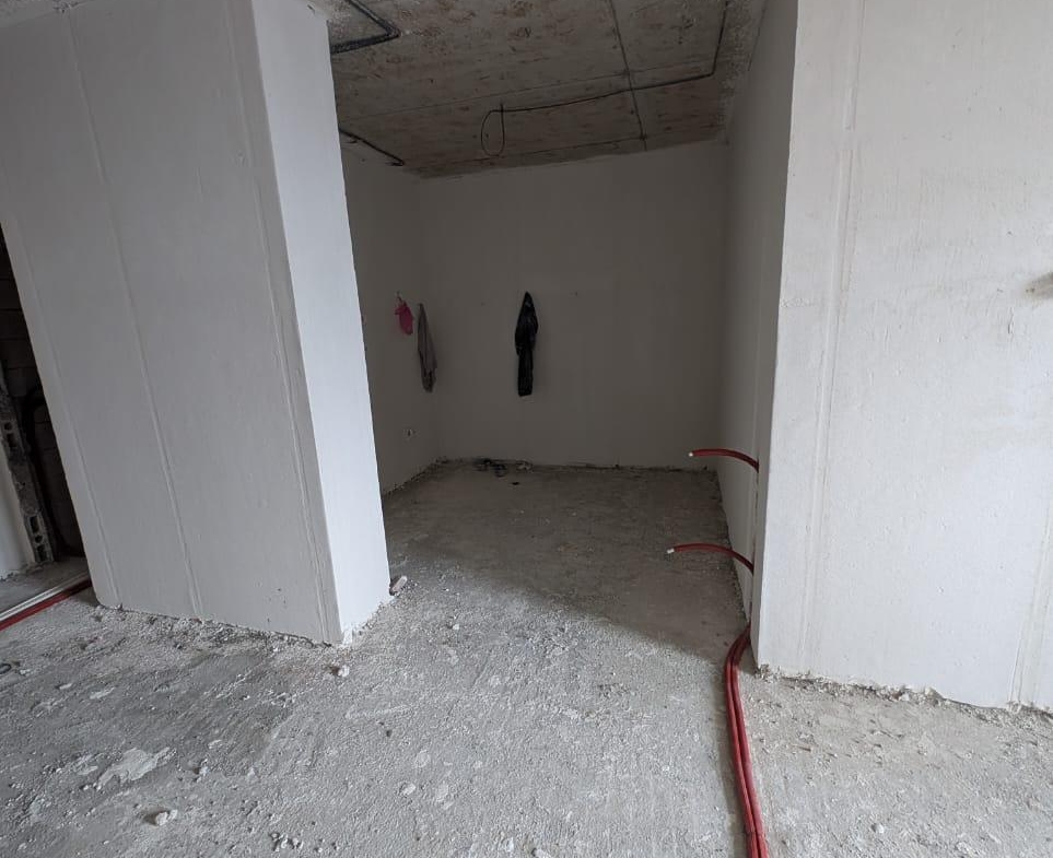 Studio for sale in Accent