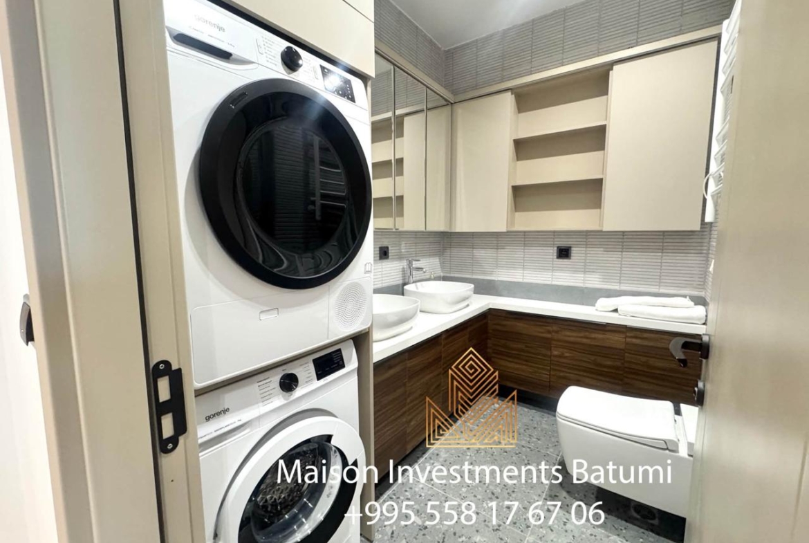 Studio for sale in Porta Tower