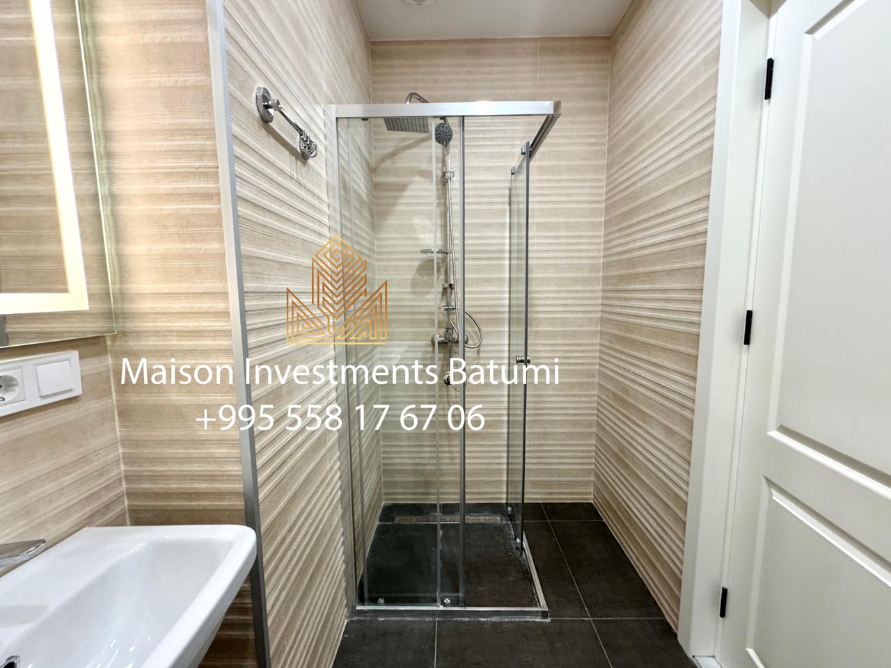 Two room apartment in Komunna Tower