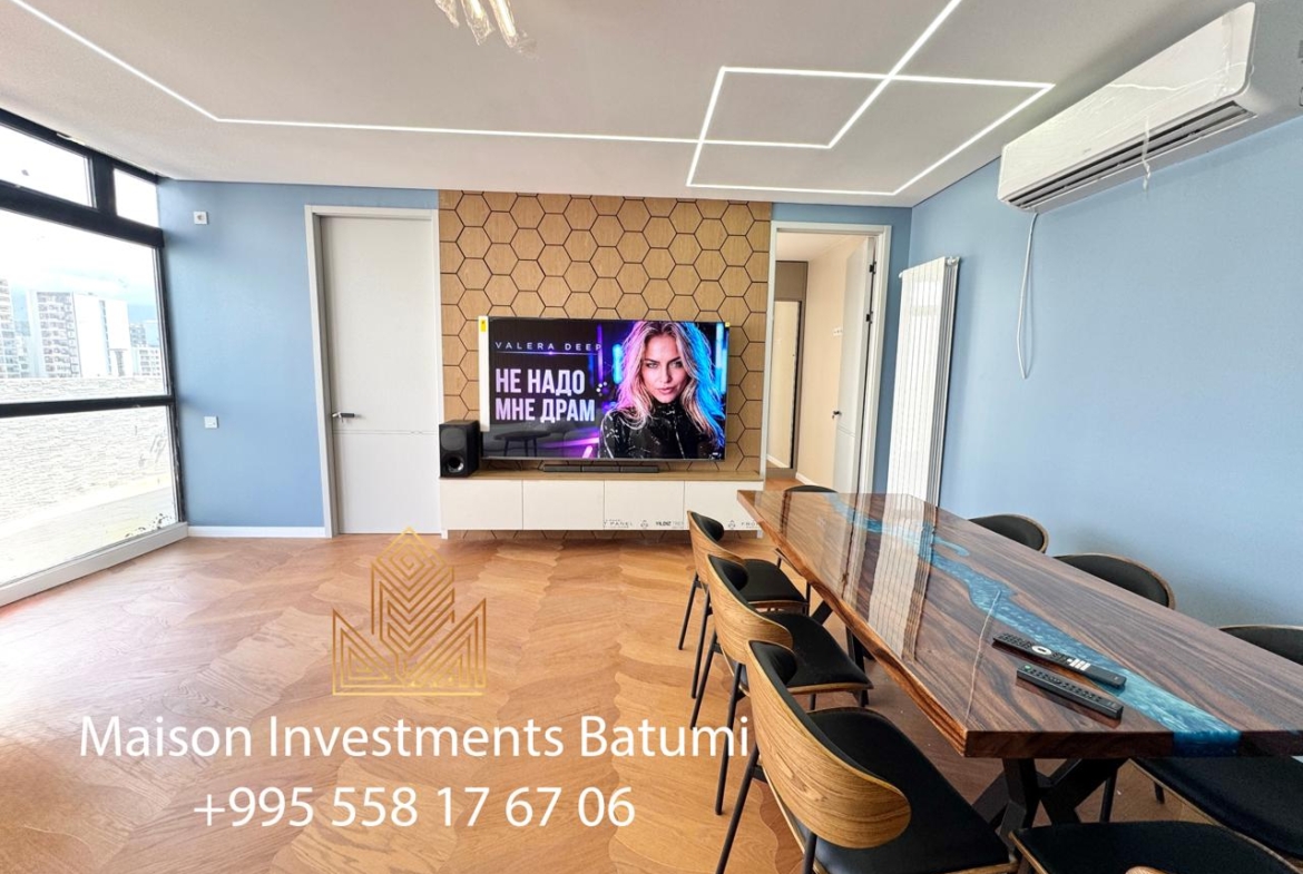 Four-bedroom apartment for sale in the Old town of Batumi