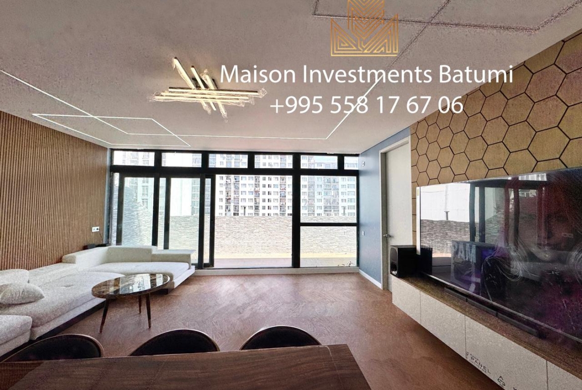 Four-bedroom apartment for sale in the Old town of Batumi