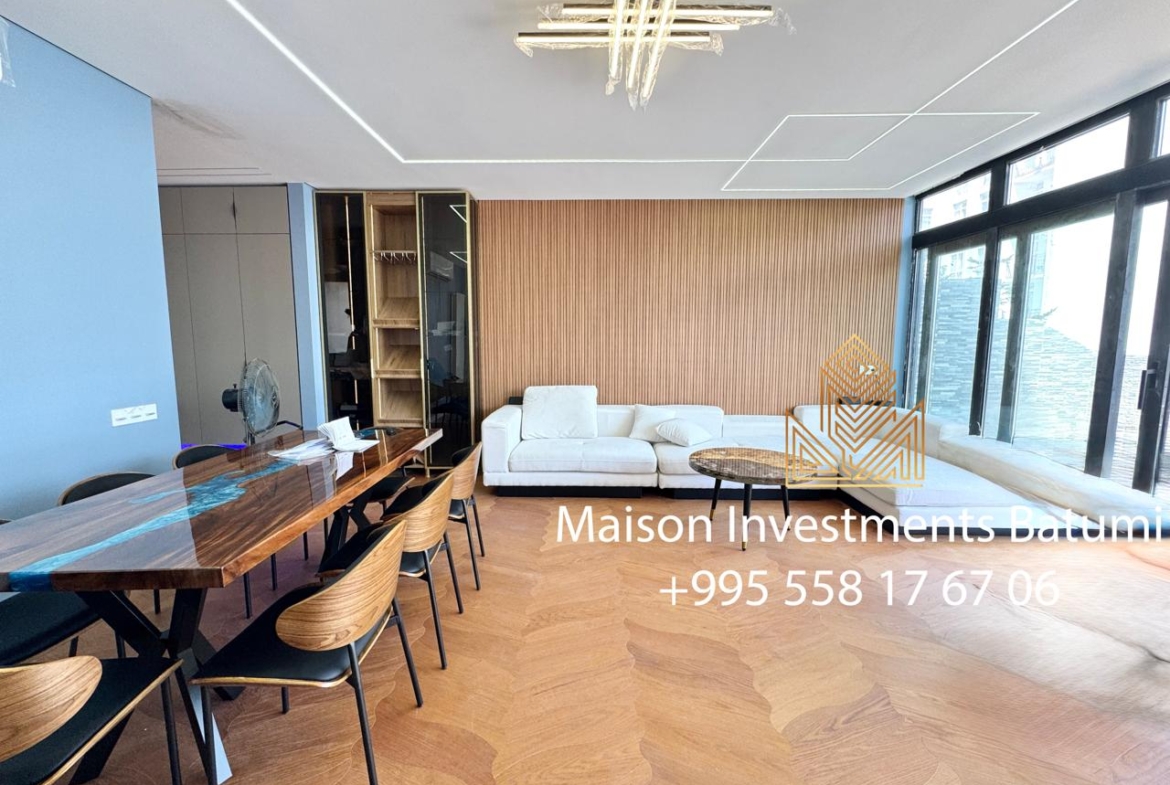Four-bedroom apartment for sale in the Old town of Batumi
