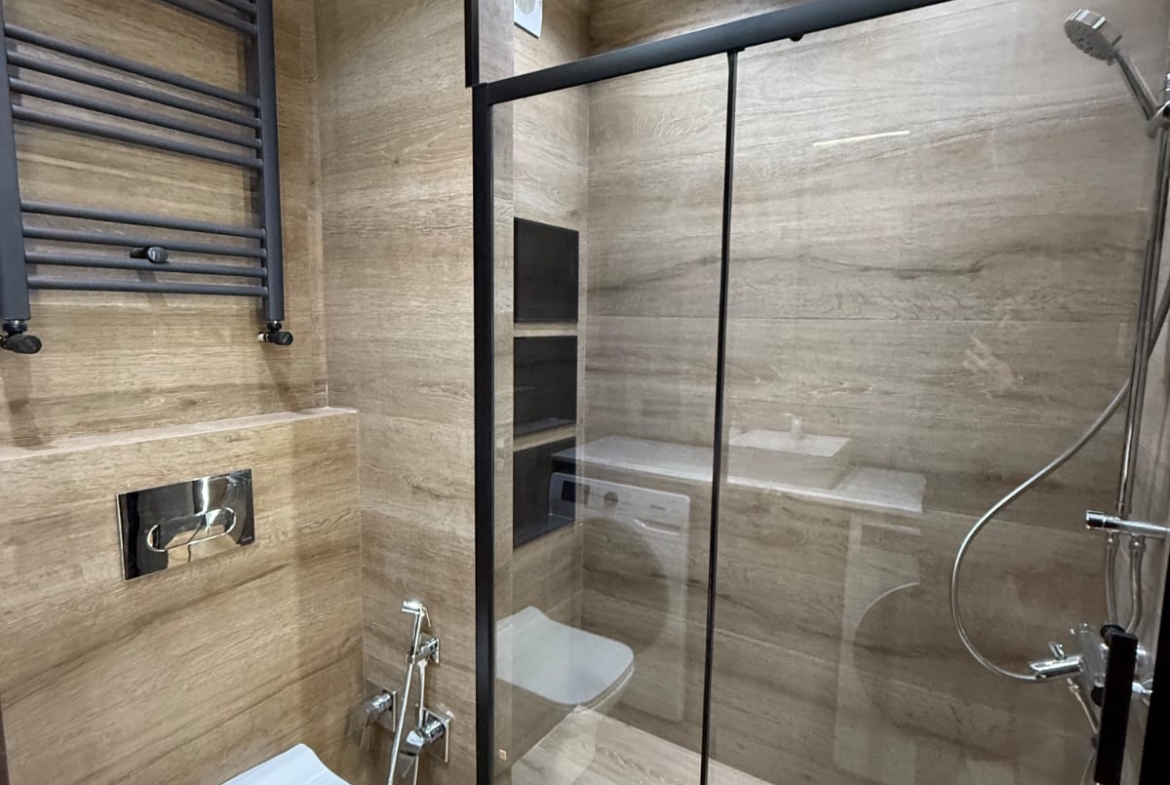 Three room apartment on the New Boulevard