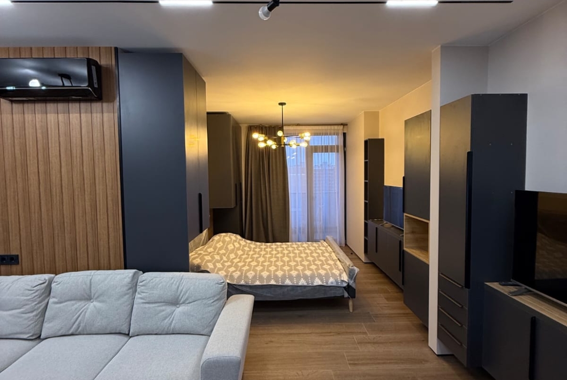 Three room apartment on the New Boulevard