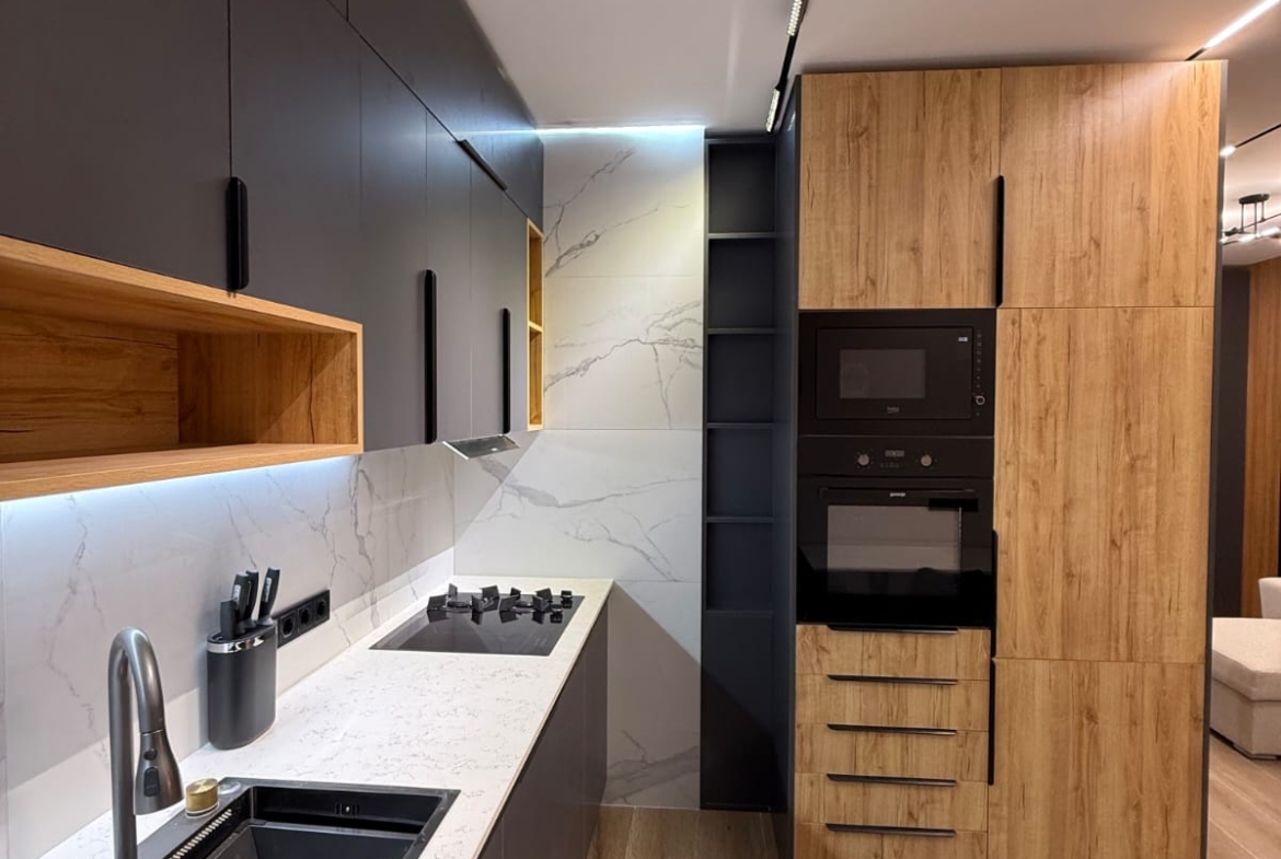 Three room apartment on the New Boulevard