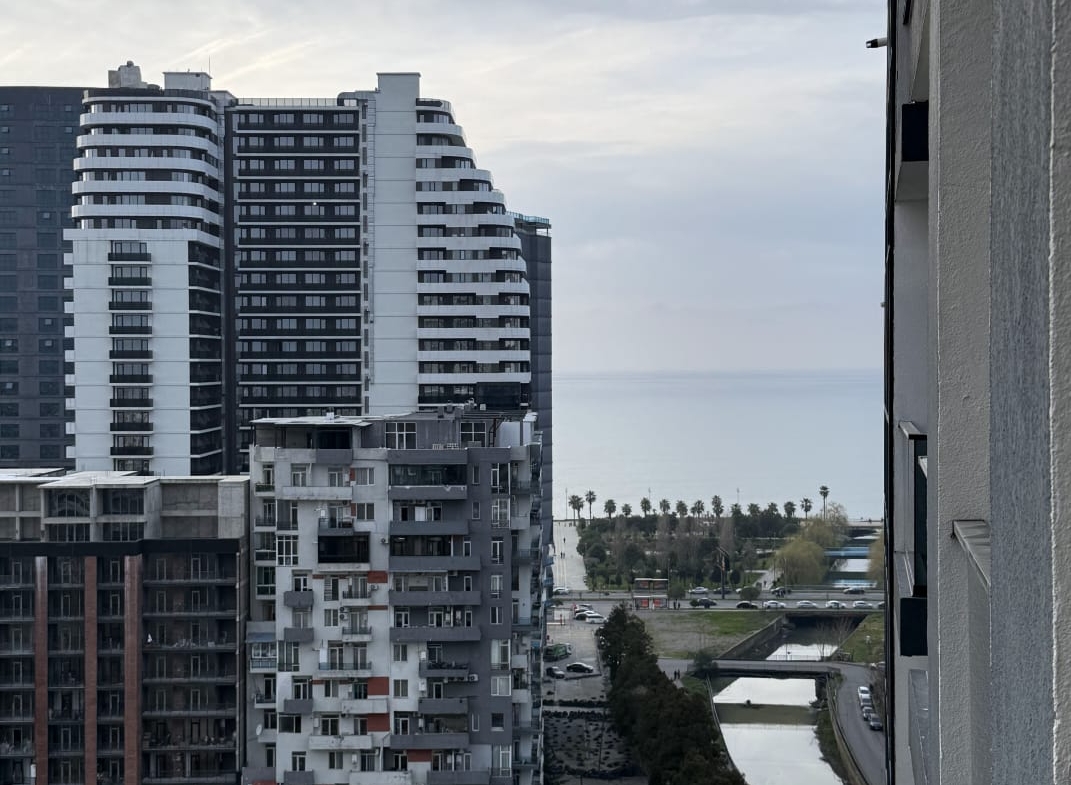 Three room apartment on the New Boulevard