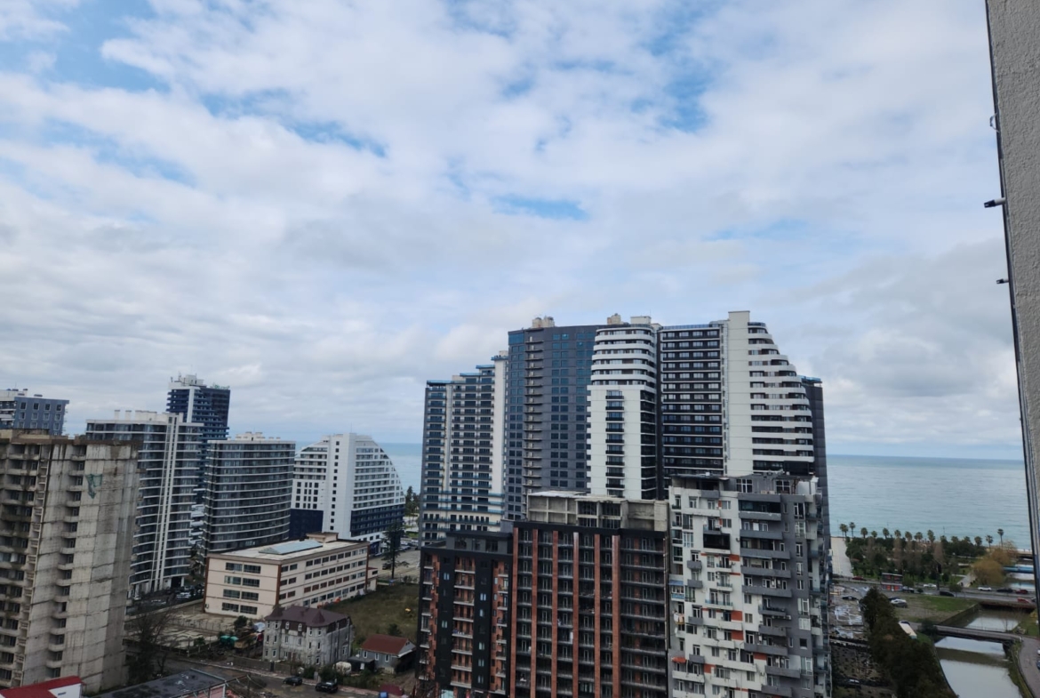 Three room apartment on the New Boulevard