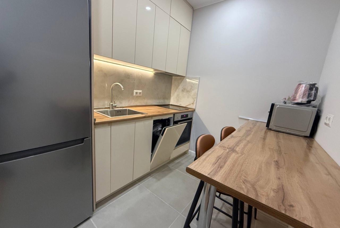 Two room apartment in Bagrationi Residence