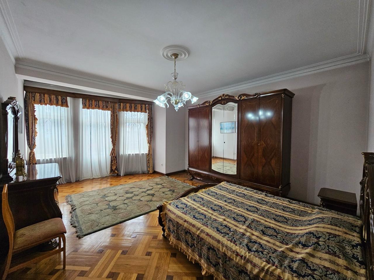 f9f01d56-dda4-4680-a188-9fc88bceb2ea House for sale in the old part of Batumi