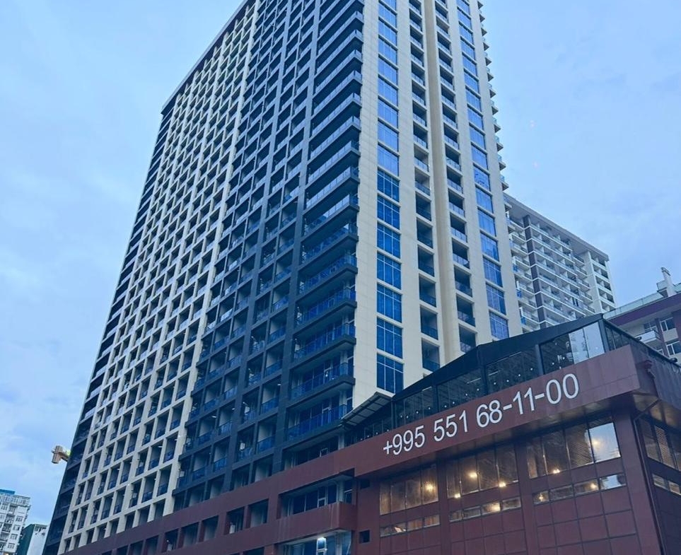 Studio for sale in Komunna Tower