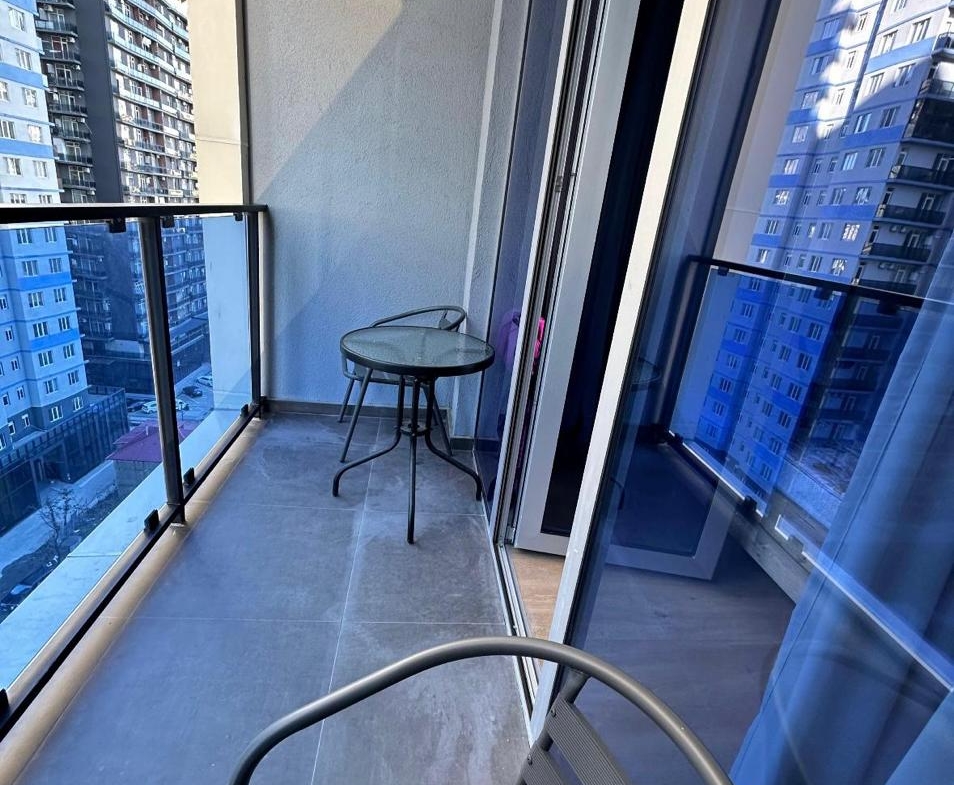 Studio for sale in Komunna Tower