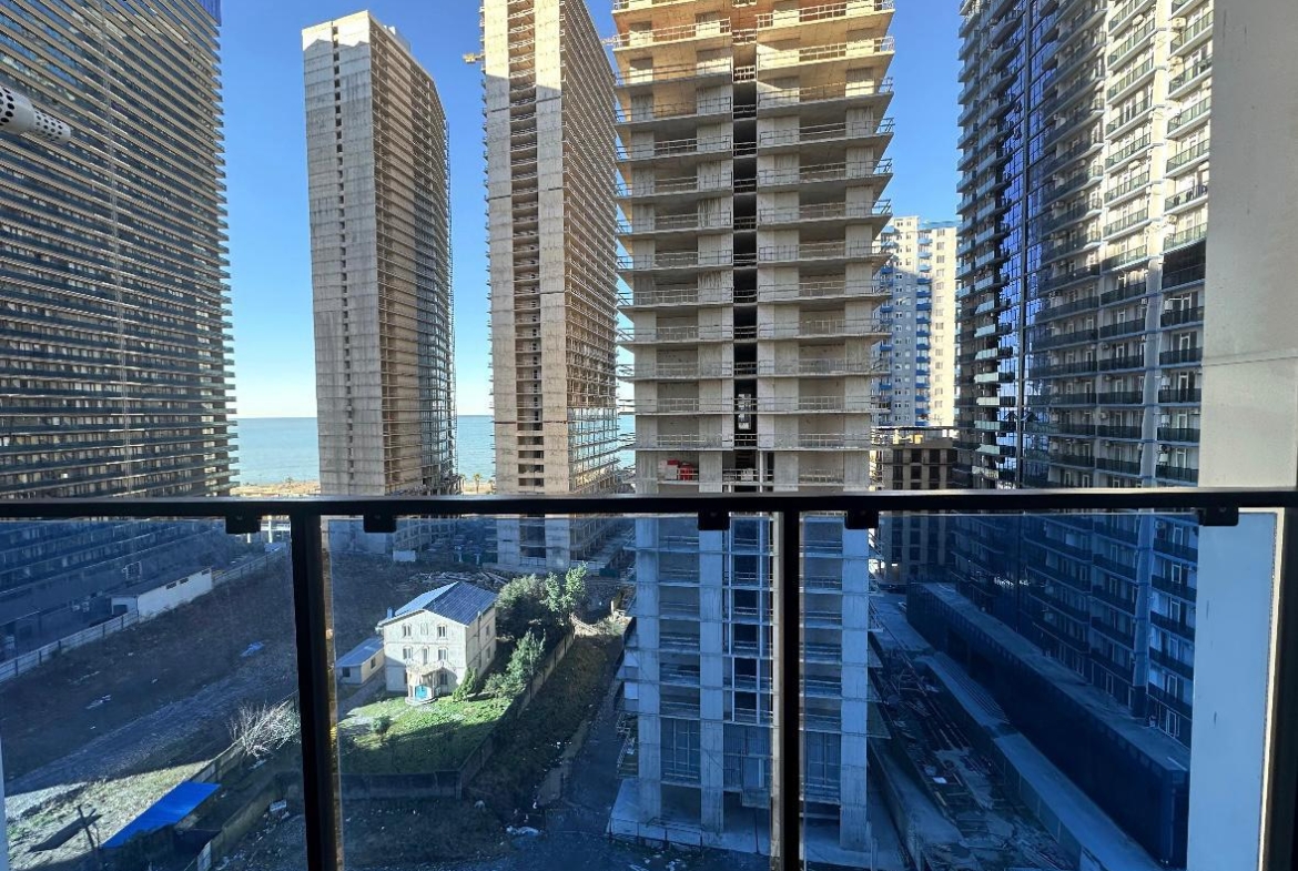 Studio for sale in Komunna Tower