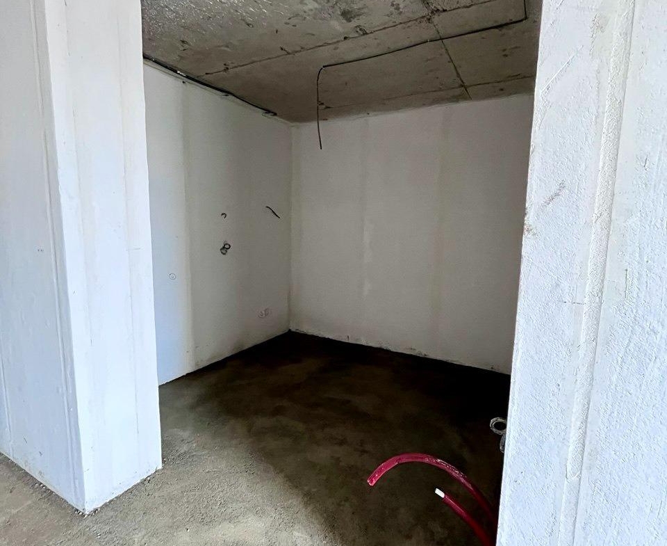 Studio for sale in Accent