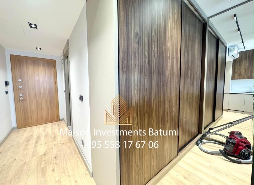 Studio for sale in Porta Tower