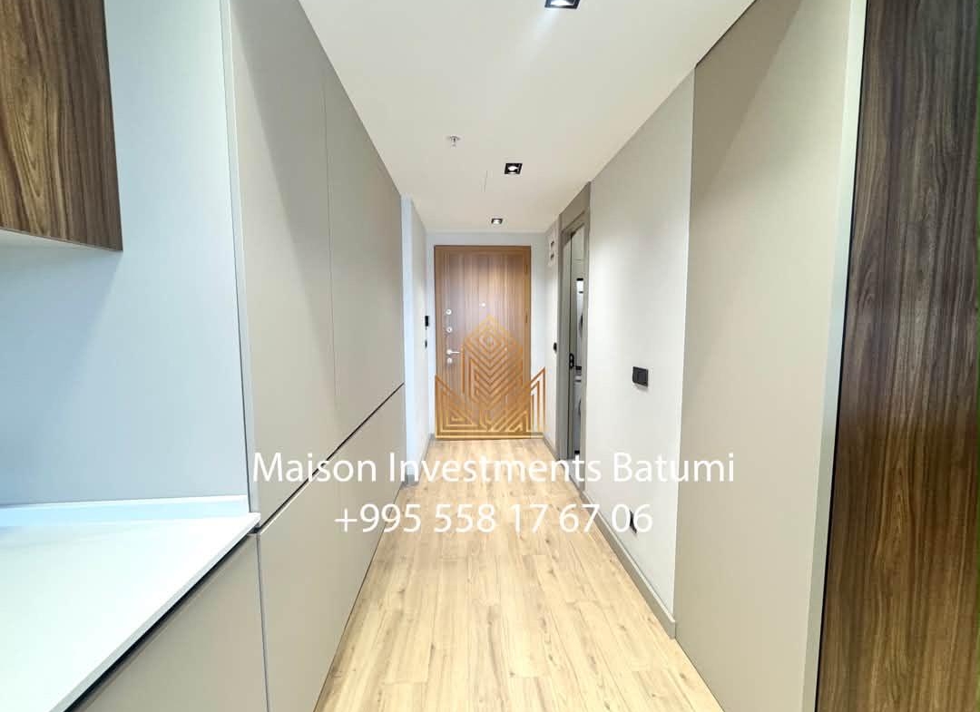 Studio for sale in Porta Tower