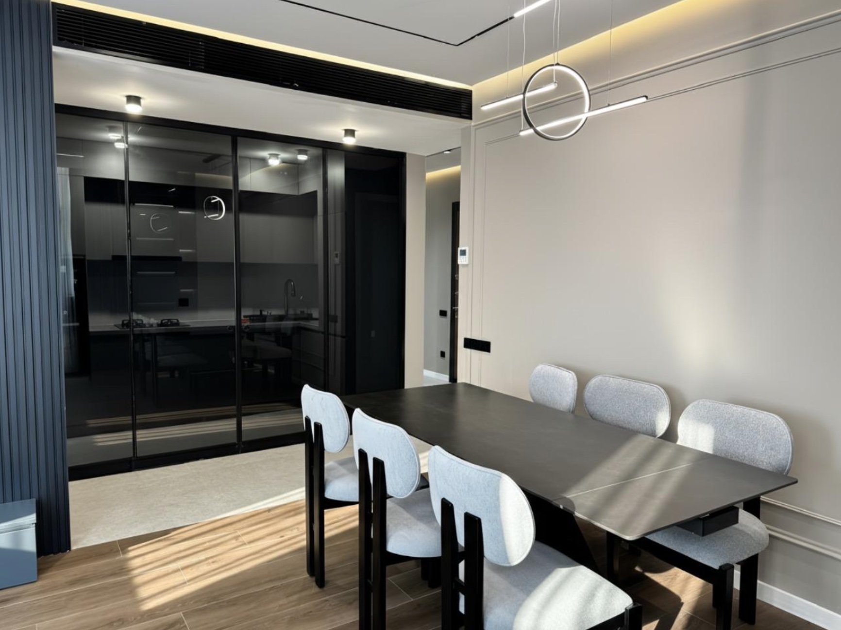 Four room apartment in Intourist Residence