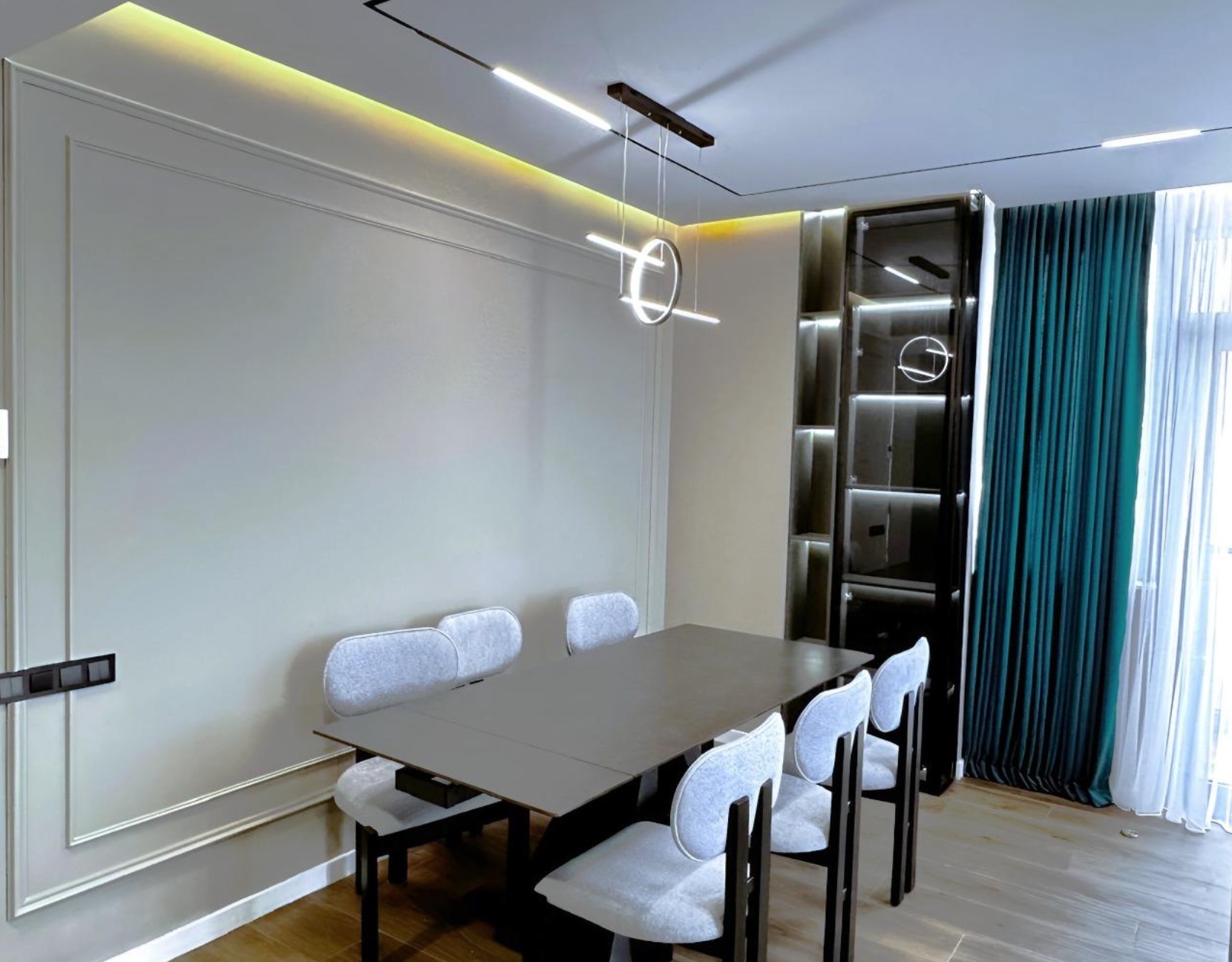 Four room apartment in Intourist Residence