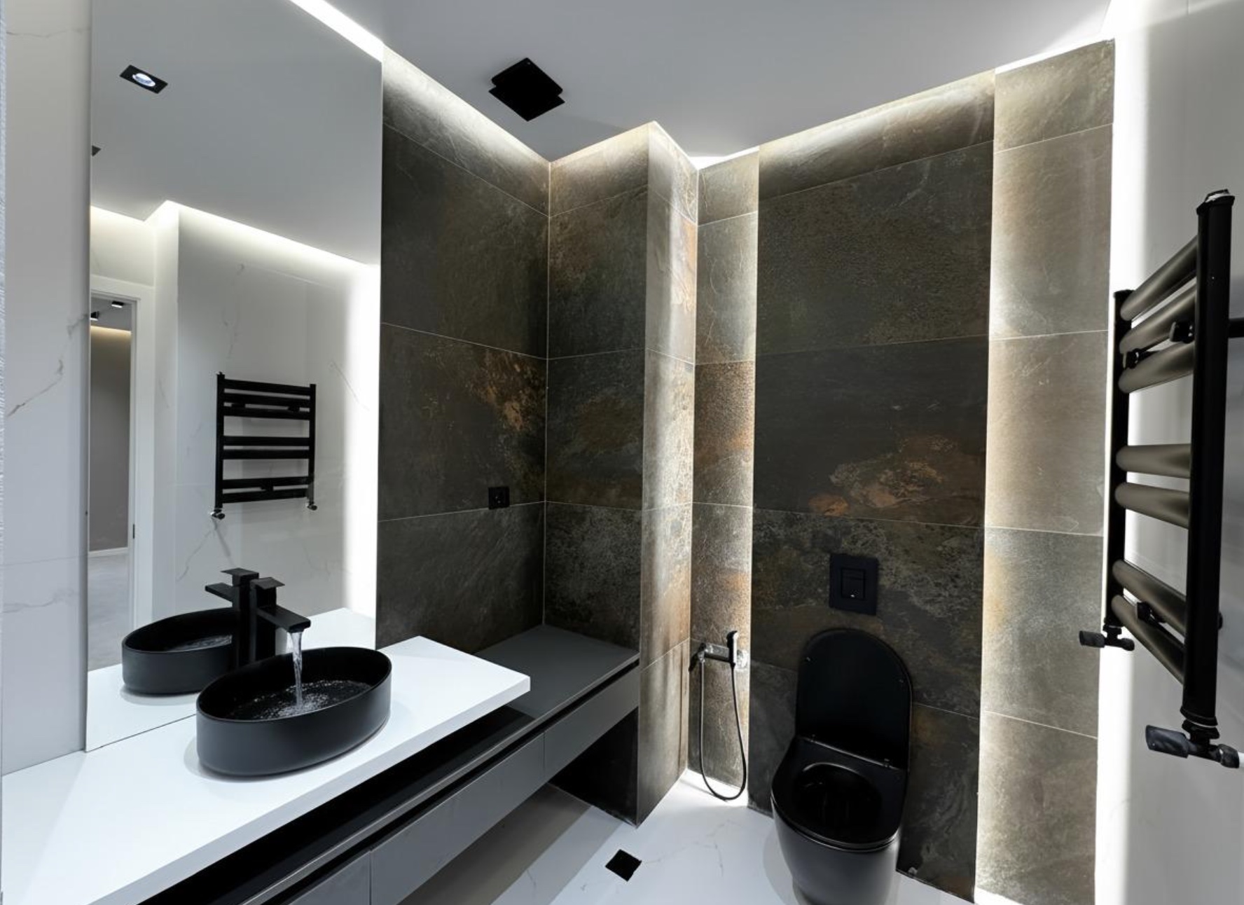 Four room apartment in Intourist Residence