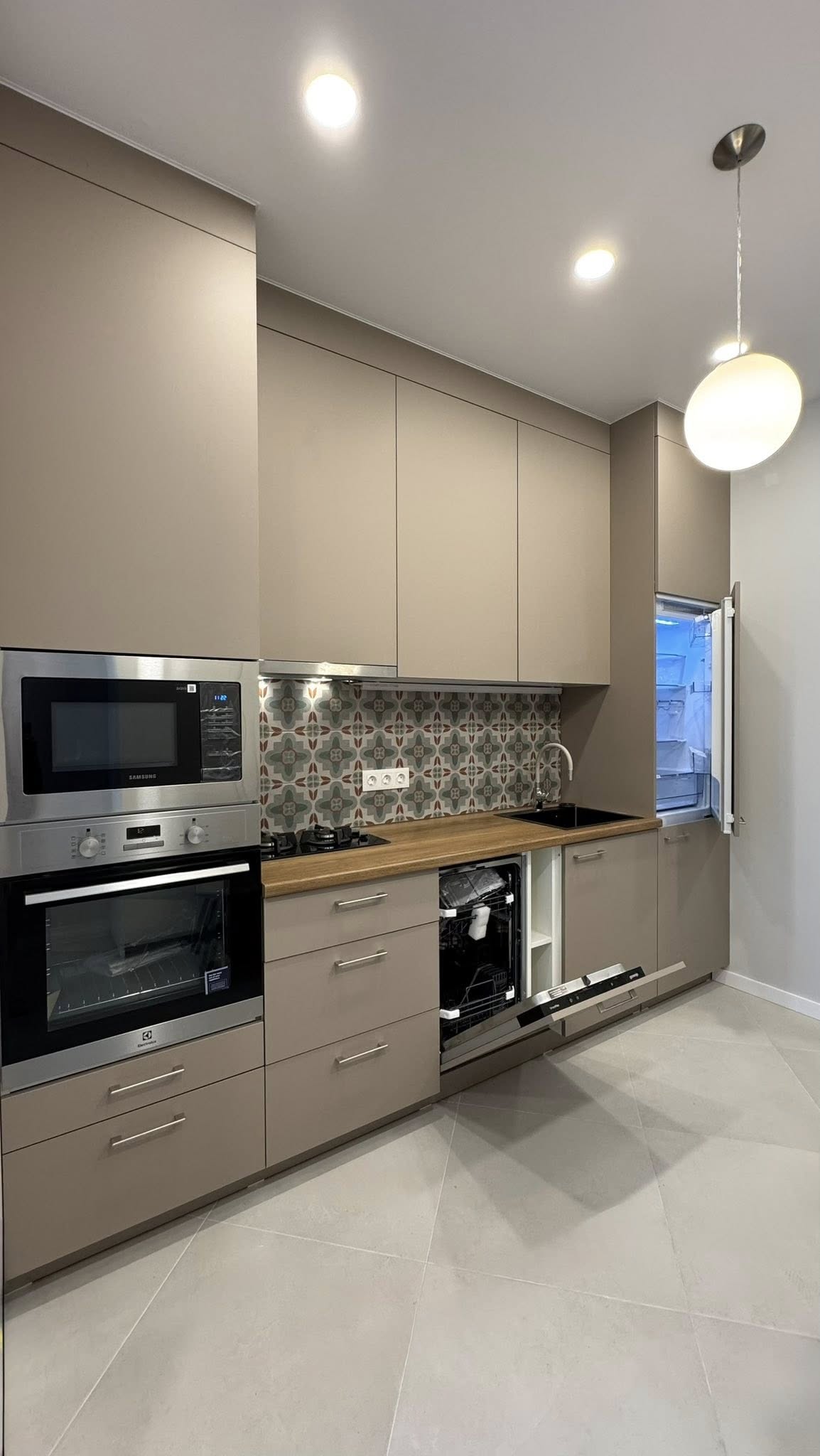 Two room apartment in White House