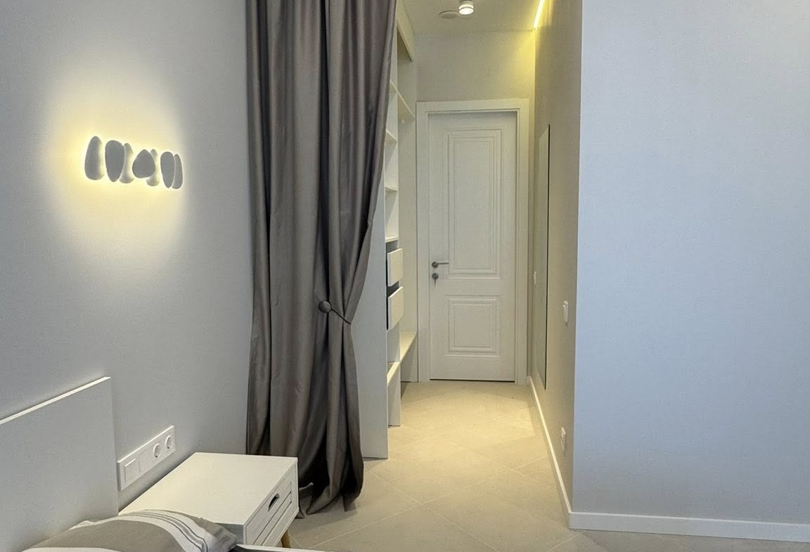 Two room apartment in White House