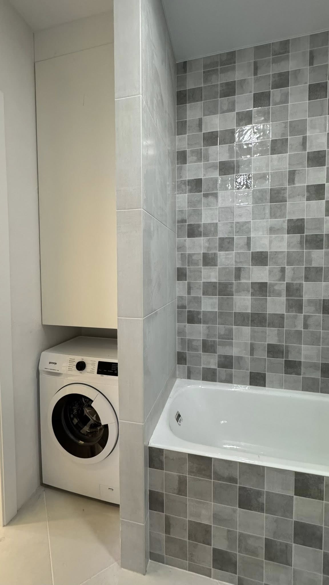 Two room apartment in White House