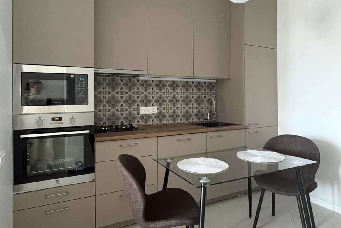 Two room apartment in White House