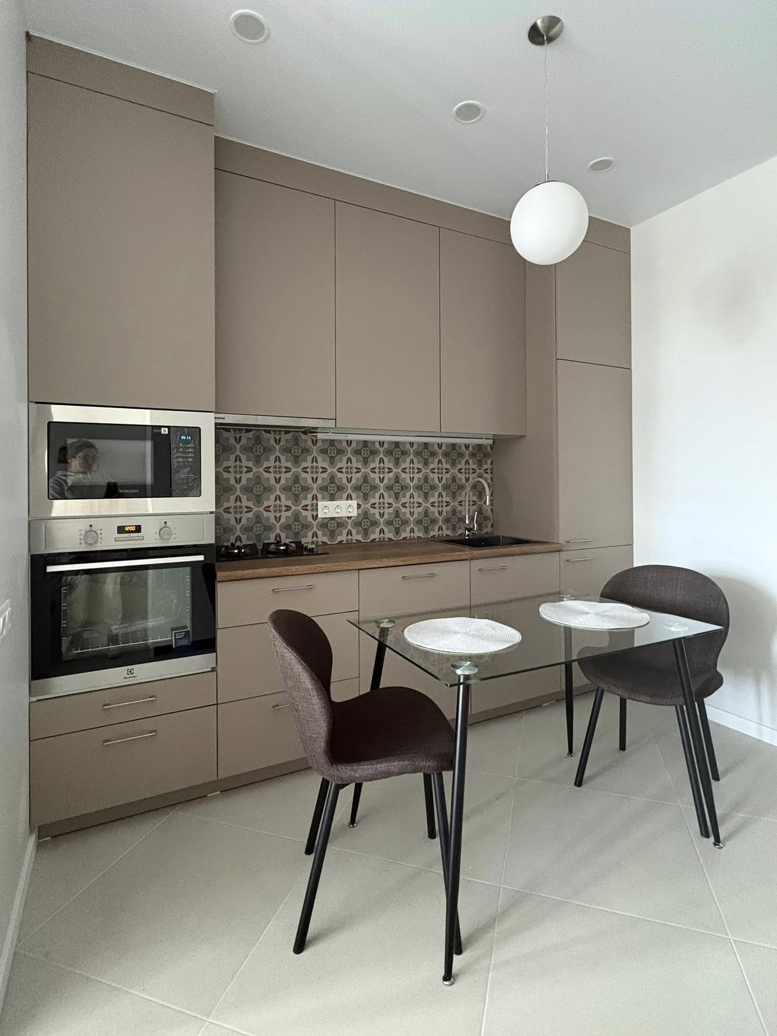 Two room apartment in White House