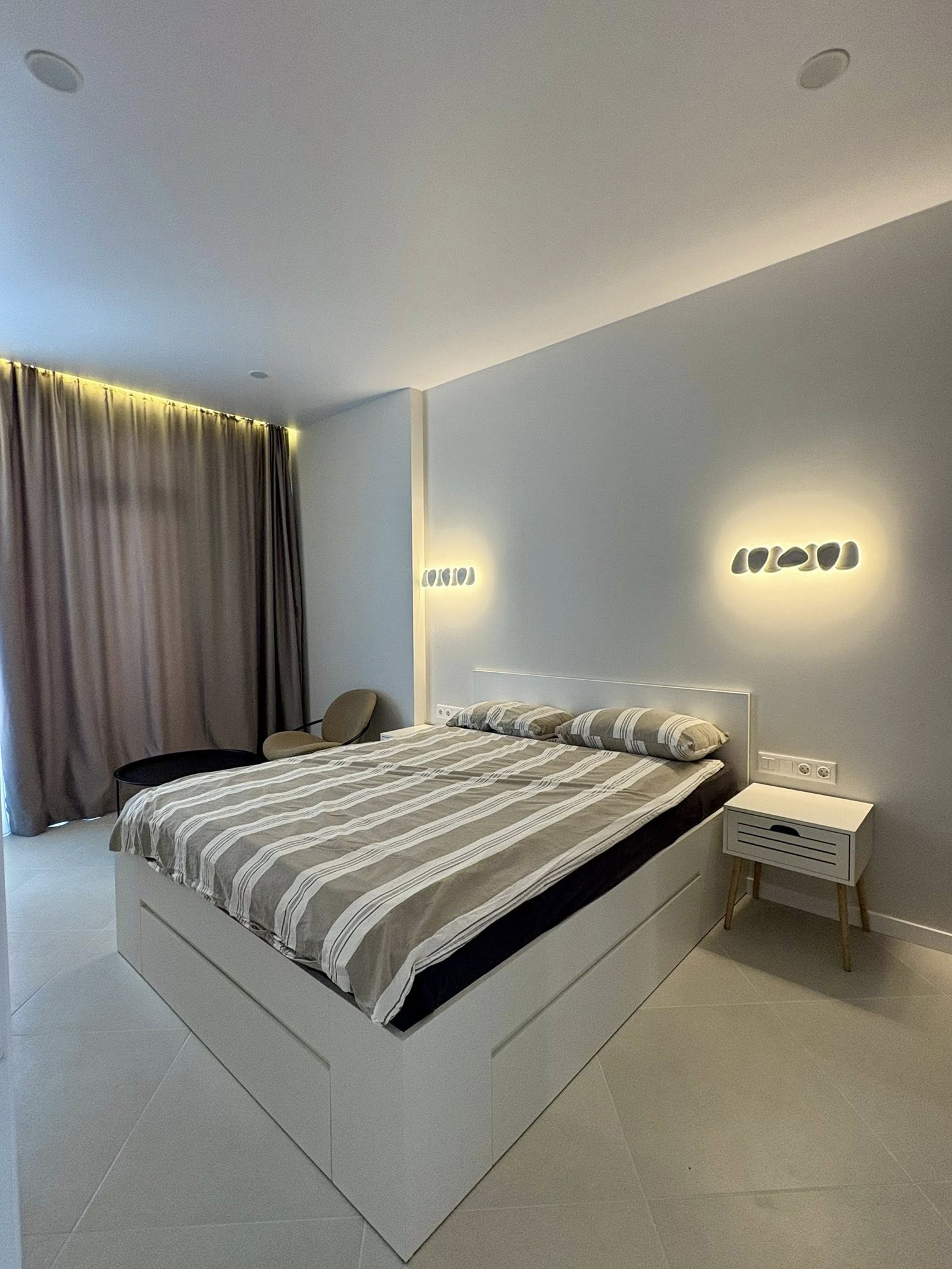 Two room apartment in White House