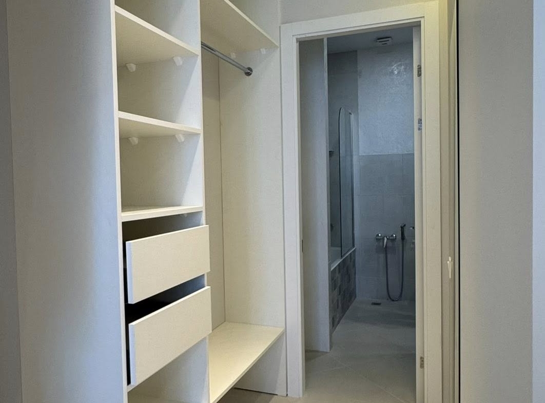 Two room apartment in White House