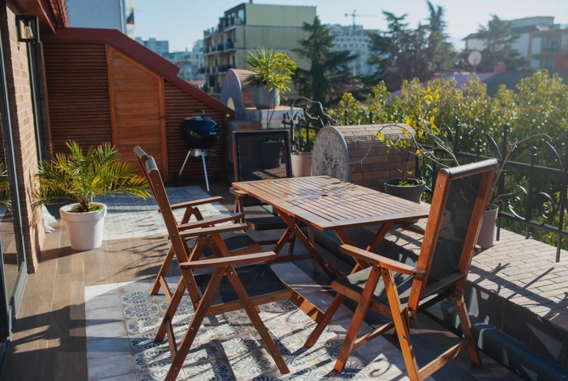 Large residence for sale in old Batumi