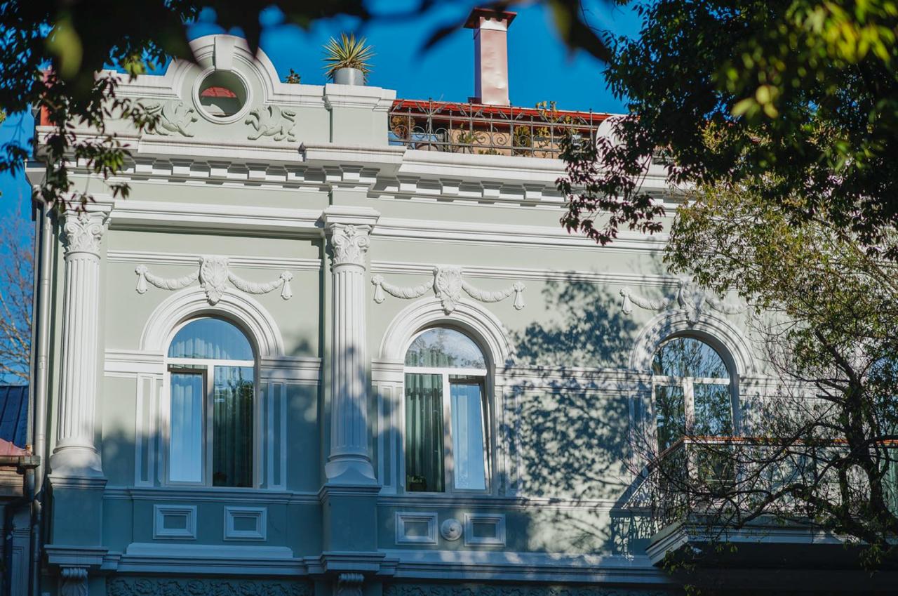 Large residence for sale in old Batumi