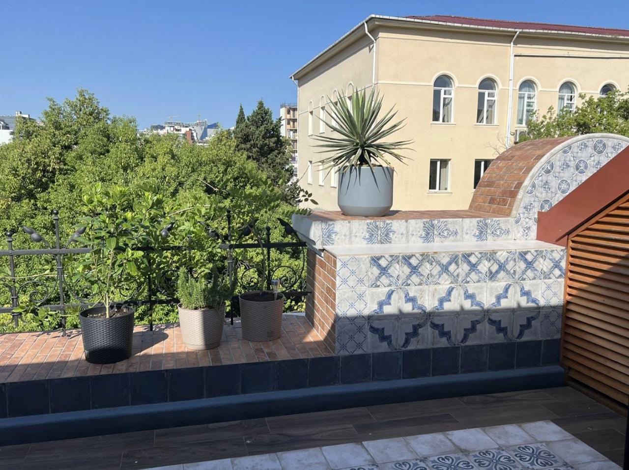 Large residence for sale in old Batumi