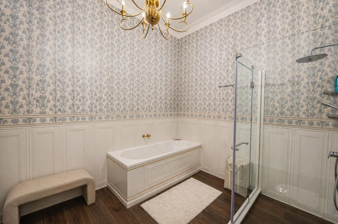 Large residence for sale in old Batumi