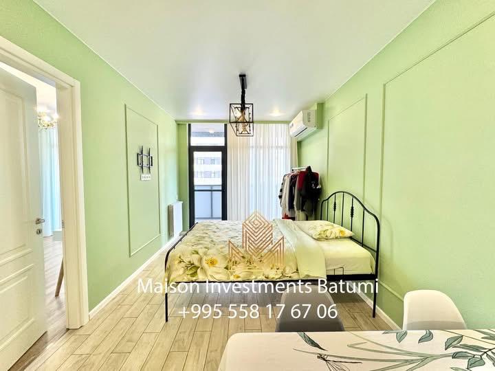 Three room apartment in Black Sea Towers
