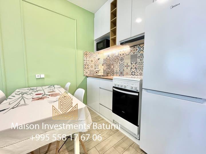 Three room apartment in Black Sea Towers