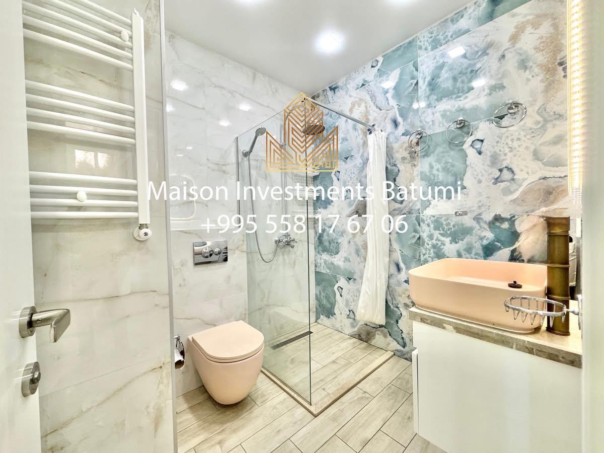 Three room apartment in Black Sea Towers
