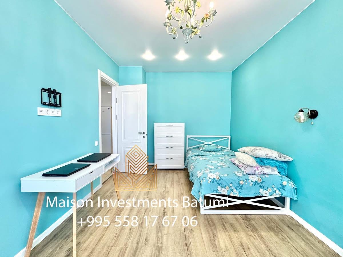 Three room apartment in Black Sea Towers