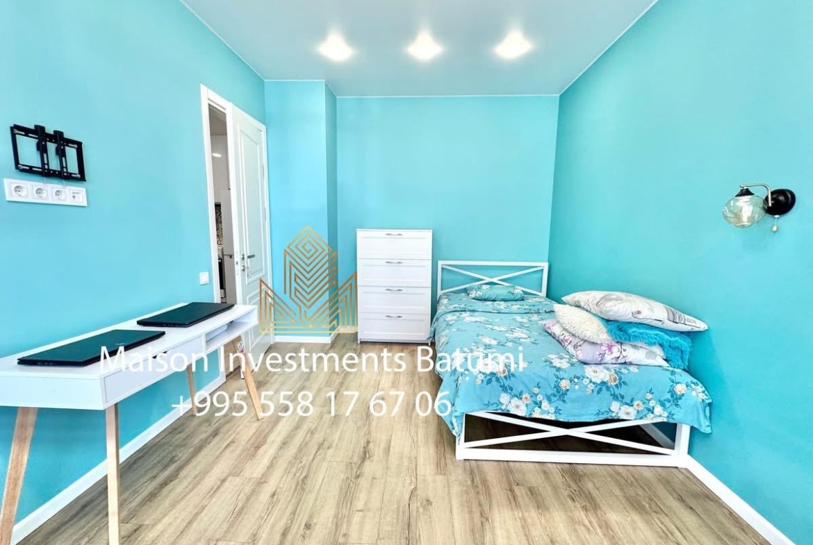 Three room apartment in Black Sea Towers