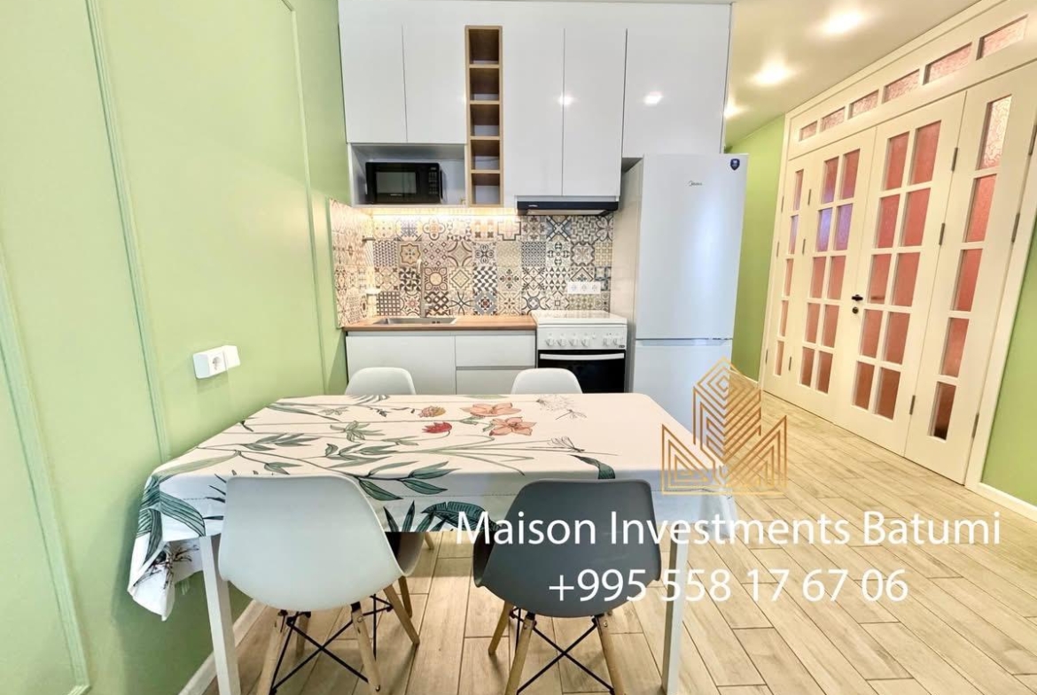 Three room apartment in Black Sea Towers