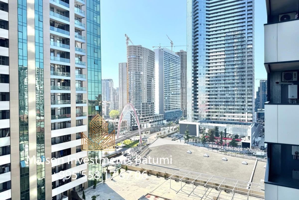 Three room apartment in Black Sea Towers