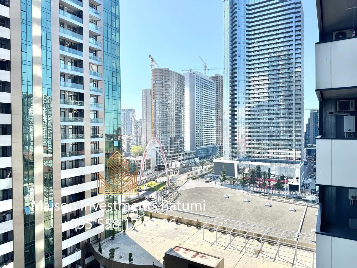 Three room apartment in Black Sea Towers