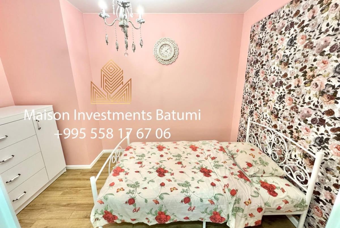 Three room apartment in Black Sea Towers