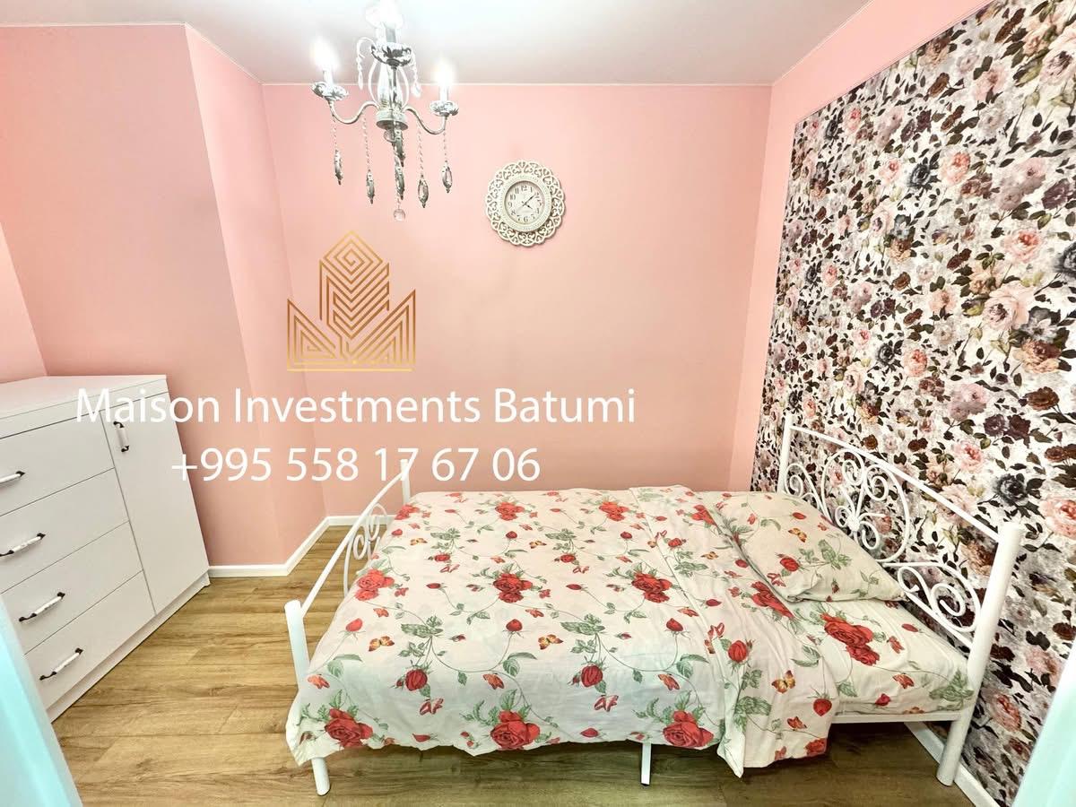 Three room apartment in Black Sea Towers