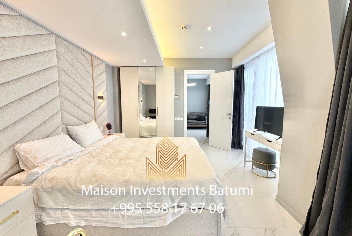 Two room apartment in Alliance Palace