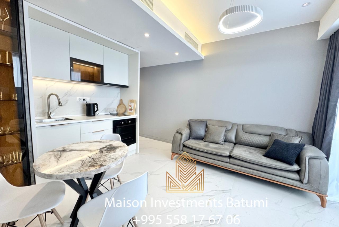 Two room apartment in Alliance Palace
