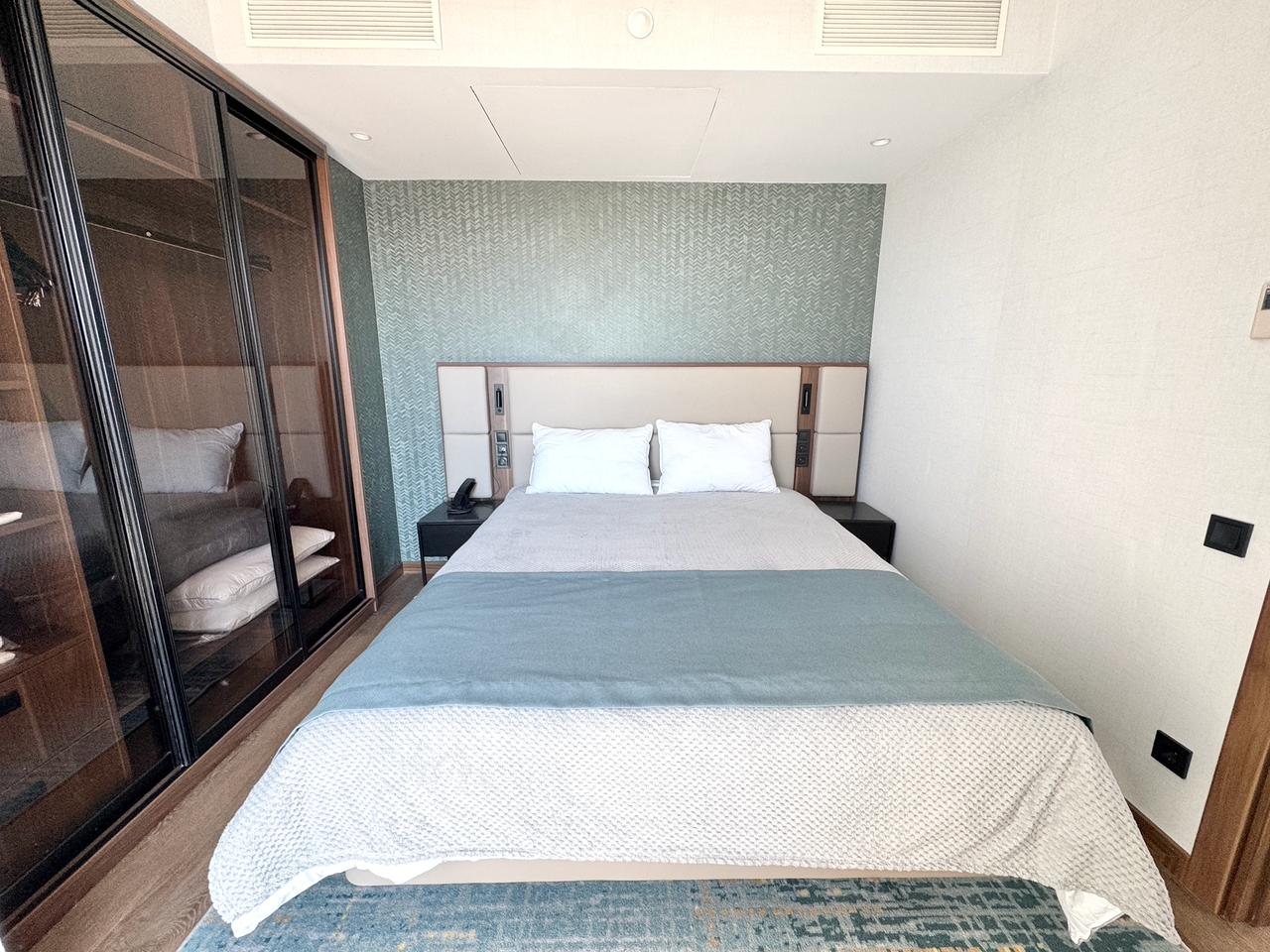Two rooms apartment in Alliance Privilege
