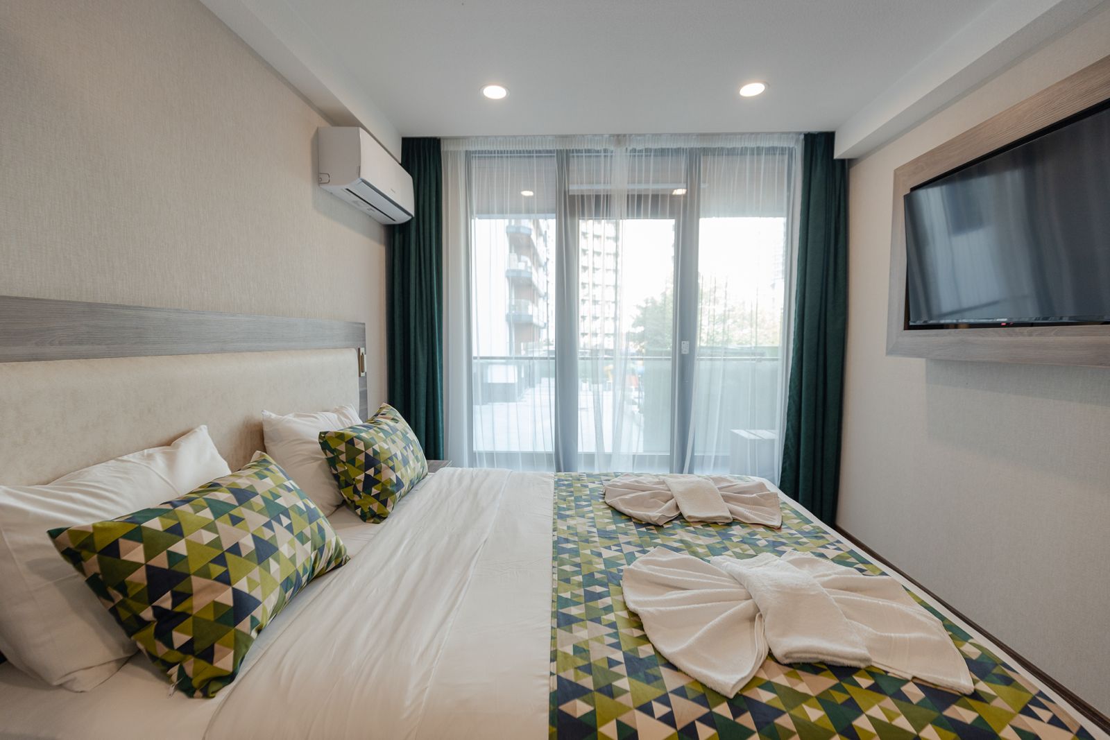 Two room apartment in Wyn Residence, Elt Building